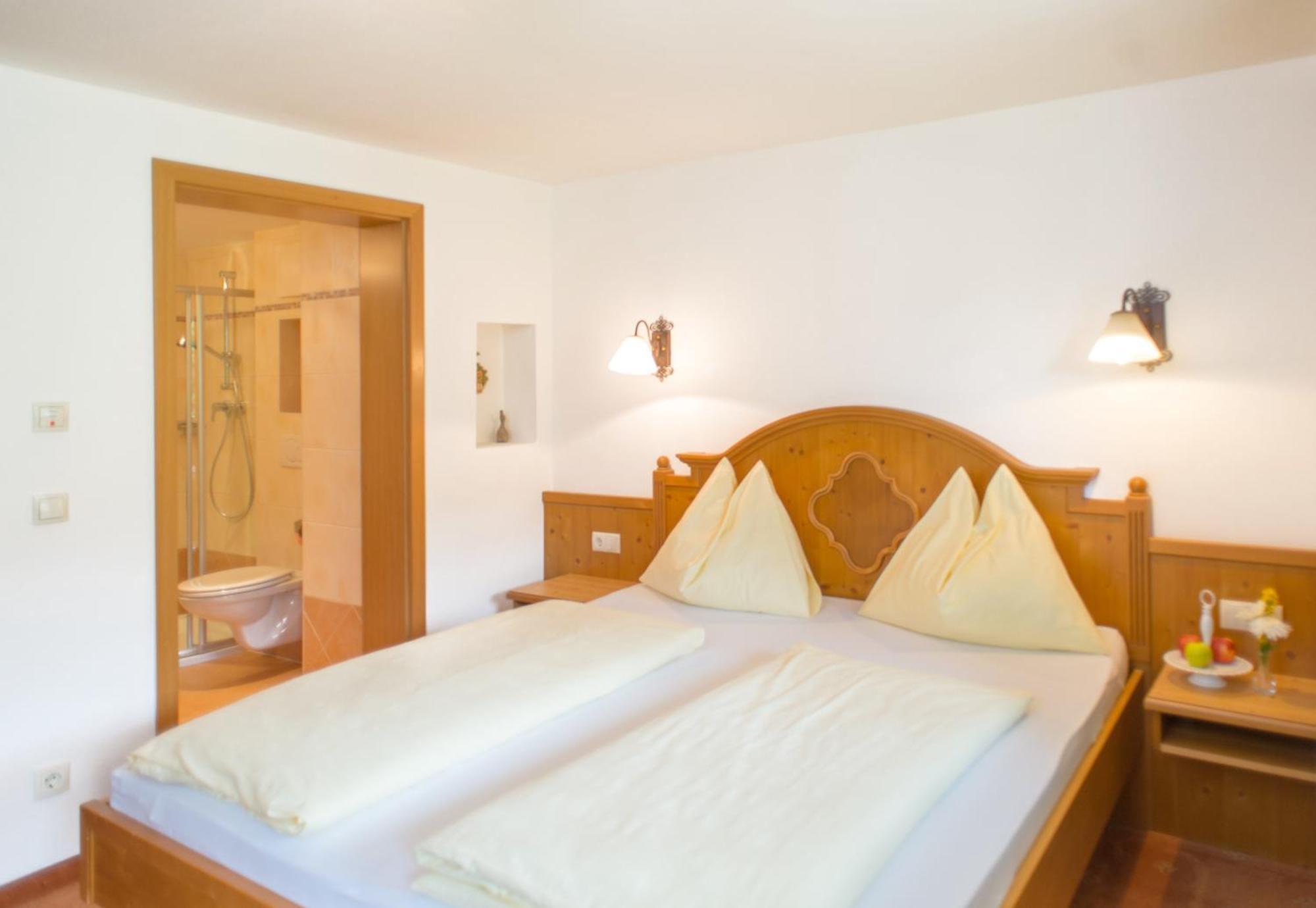 Landhotel Hubengut Bed And Breakfast Radstadt Room photo