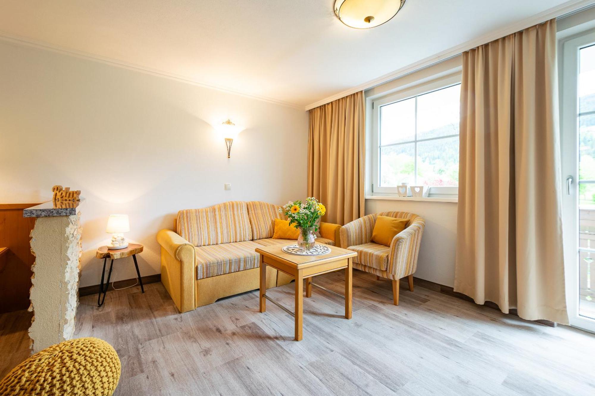 Landhotel Hubengut Bed And Breakfast Radstadt Exterior photo